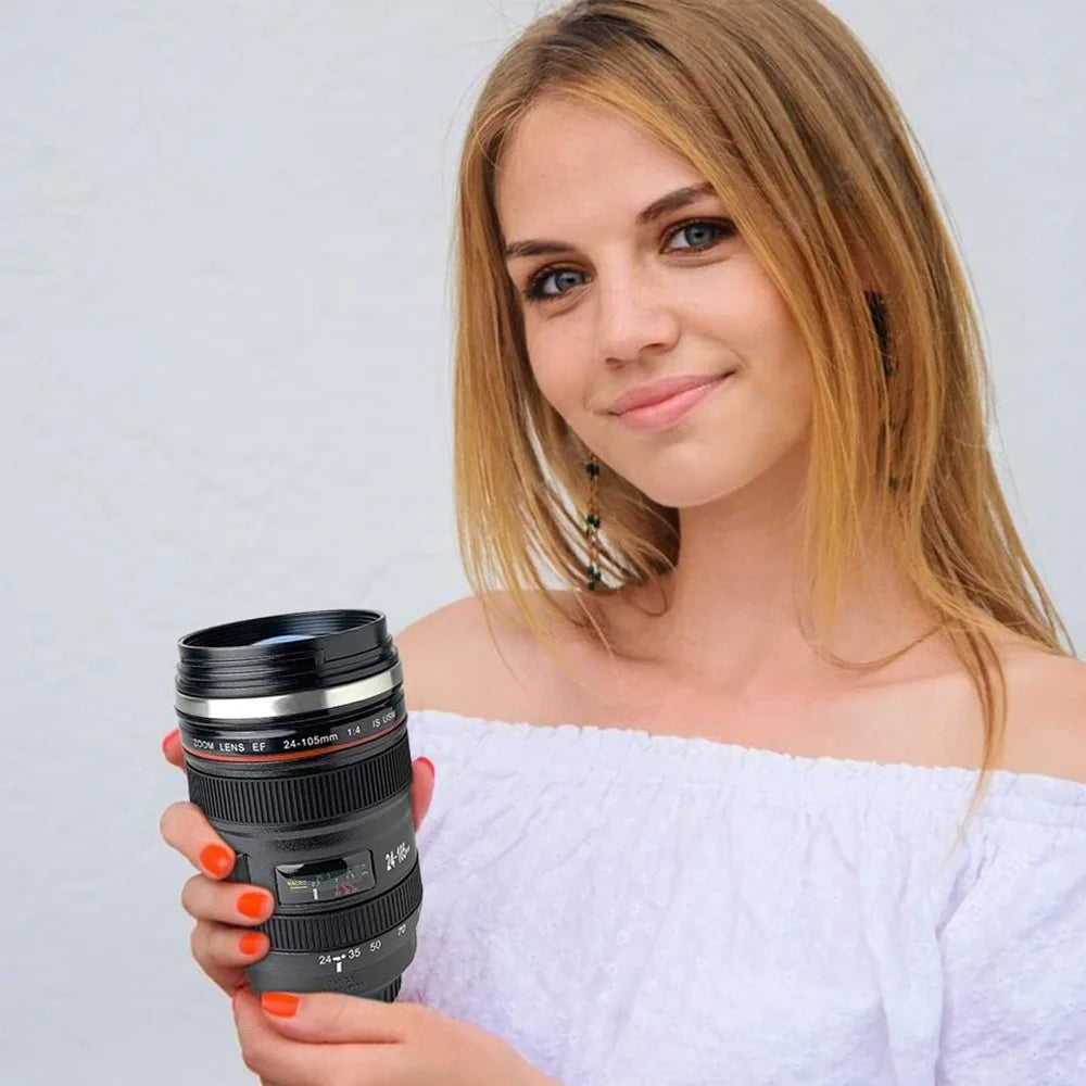 TAZA TÉRMICA PARA CAFÉ Y LENTE DE CÁMARA.